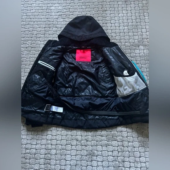 Obermeyer Kids Ski Jacket - PERFECT CONDITION! - Picture 7 of 15